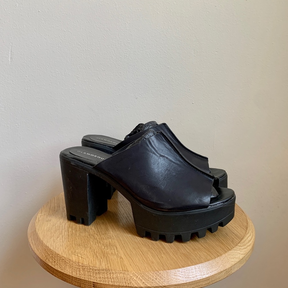Glamorous black chunky slide heel
